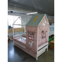 Детская кровать - домик Verdi с текстилем для девочки